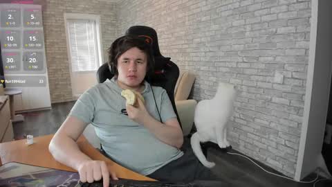 iliaskris online show from March 2025 12:01:02 PM