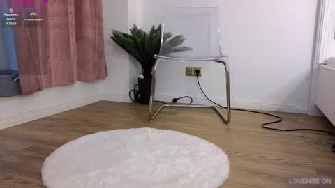 Snapshot of ilikeithaard chatting on October 2025 04:46:02 AM Emma online show from October 2025 04:46:02 AM