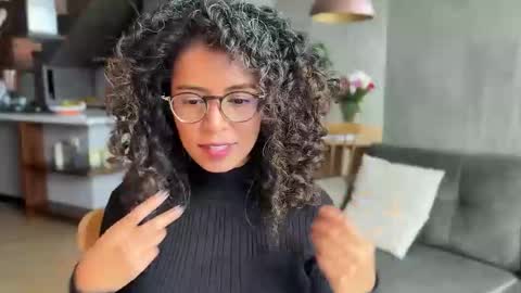 Kloe online show from February 2025 07:27:01 PM