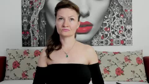 Snapshot of illegalbeauty87 chatting on April 2026 09:34:02 PM Ingrid or more easier...Miss GoDDess Mistress online show from April 2026 09:34:02 PM