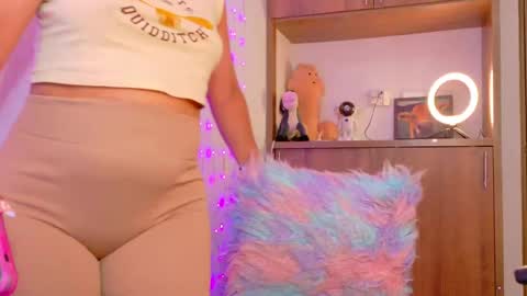 im_anna_ online show from April 2026 03:09:01 PM