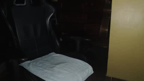 Snapshot of im_dave21 chatting on October 2025 10:37:02 AM im_dave21 online show from October 2025 10:37:02 AM