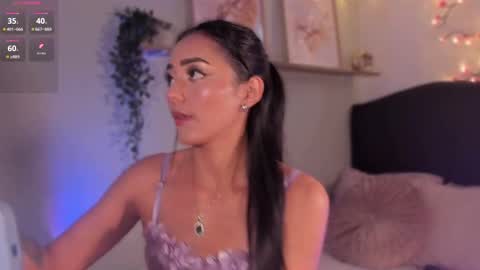 Snapshot of im_isabellaa chatting on September 2025 10:01:02 PM Isa online show from September 2025 10:01:02 PM