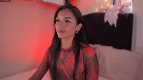 Snapshot of im_isabellaa chatting on October 2025 09:17:02 PM Isa online show from October 2025 09:17:02 PM