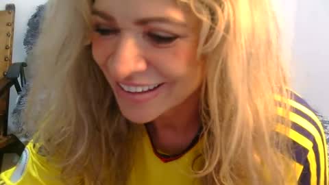 Snapshot of im_sharonr chatting on June 2026 04:45:01 PM Sharon online show from June 2026 04:45:01 PM