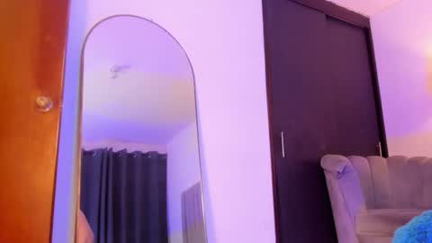 Snapshot of im_thomass chatting on January 2026 11:59:02 AM thomas online show from January 2026 11:59:02 AM