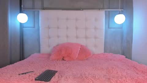 im tiffany  online show from February 2026 04:28:02 AM