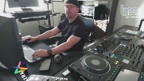 Snapshot of imdjazra chatting on January 2026 11:14:01 PM DJ Azra online show from January 2026 11:14:01 PM