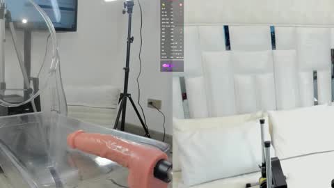 Krystall online show from November 2025 09:25:02 PM