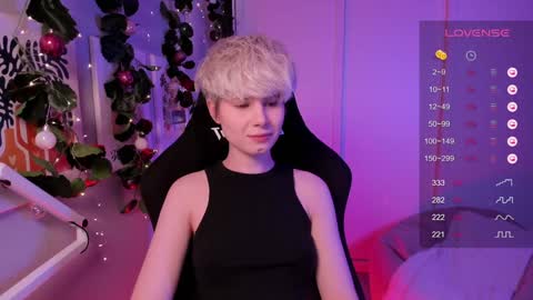 Mia online show from December 2024 08:44:01 PM