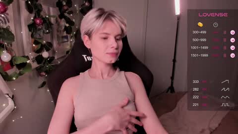 Mia online show from December 2024 08:34:01 PM