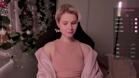 Mia online show from December 2024 05:42:02 PM