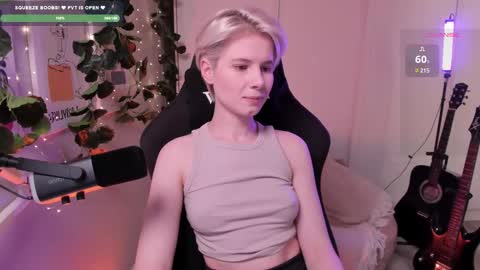 Mia online show from February 2025 01:14:02 PM