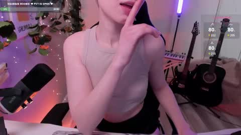 Mia online show from February 2025 12:49:02 PM