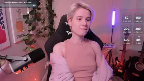 Mia online show from February 2025 09:45:02 AM