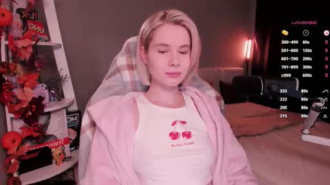 Mia online show from November 2025 10:10:02 AM