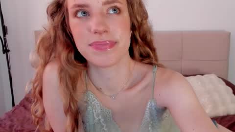 Snapshot of imogensy chatting on September 2025 09:08:02 AM my name Imo Fansly online show from September 2025 09:08:02 AM