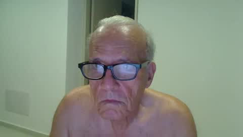 Snapshot of incendiado chatting on October 2025 06:35:02 AM incendiado online show from October 2025 06:35:02 AM