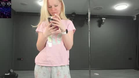 Masha online show from May 2026 07:11:01 PM