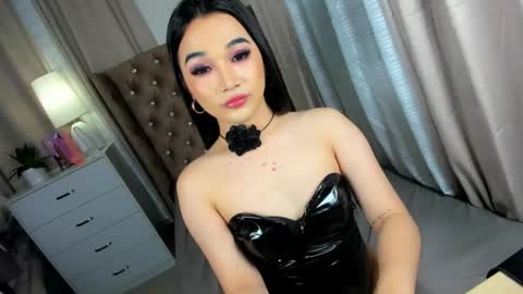 indestructabletrixie online show from December 2024 12:38:01 PM