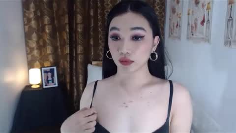 indestructabletrixie online show from January 2025 12:49:01 AM