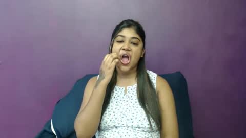Snapshot of indian_rimmelx chatting on January 2025 06:04:01 AM Melz online show from January 2025 06:04:01 AM