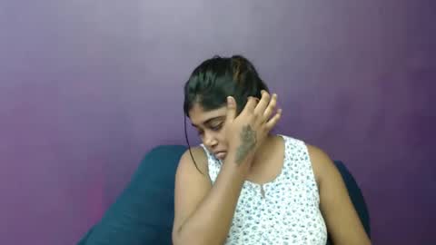 Snapshot of indian_rimmelx chatting on January 2025 01:35:02 PM Melz online show from January 2025 01:35:02 PM