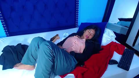 Snapshot of indian_whore18 chatting on January 2025 10:06:01 AM indian_whore18 online show from January 2025 10:06:01 AM