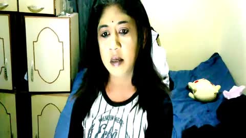 indianpleasures21 online show from June 2026 06:20:01 PM