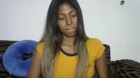 indianqtpie6 online show from December 2024 06:44:01 PM