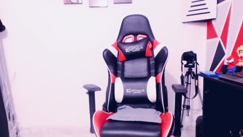 Snapshot of indomitablebeast chatting on December 2024 07:01:01 AM matias online show from December 2024 07:01:01 AM