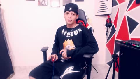 Snapshot of indomitablebeast chatting on November 2025 10:03:02 PM matias online show from November 2025 10:03:02 PM