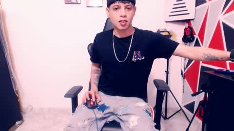 Snapshot of indomitablebeast chatting on December 2025 05:25:01 AM matias online show from December 2025 05:25:01 AM