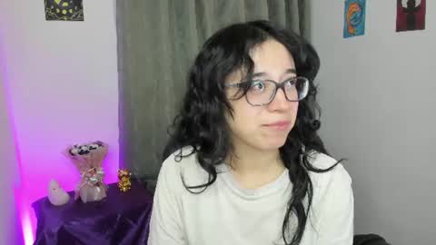 Snapshot of indra_cam chatting on July 2026 01:22:01 AM Diana online show from July 2026 01:22:01 AM