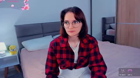 Kira online show from September 2025 04:03:01 AM