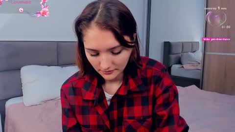 Kira online show from October 2025 04:10:02 AM