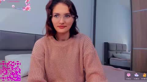 Kira online show from October 2025 04:01:02 AM