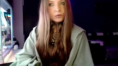 Snapshot of inesdesire chatting on February 2025 08:28:02 AM InesDesire online show from February 2025 08:28:02 AM