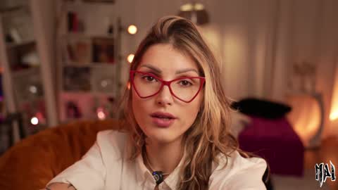 Snapshot of informal_ chatting on February 2026 11:36:01 PM MAL --- online show from February 2026 11:36:01 PM