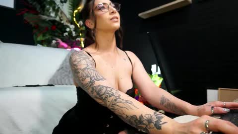 Snapshot of ingadn chatting on October 2025 08:18:01 AM IngAdn online show from October 2025 08:18:01 AM