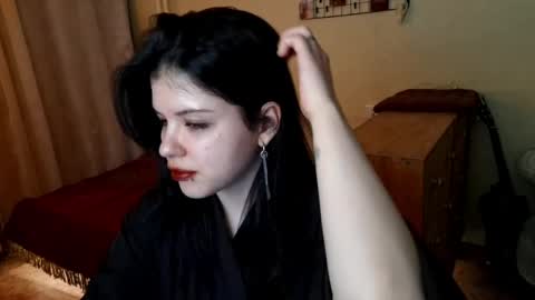 Mia online show from March 2026 02:11:02 PM