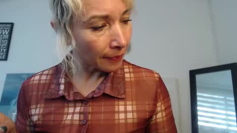 Snapshot of ingridbergman chatting on February 2025 03:10:02 PM online show from February 2025 03:10:02 PM