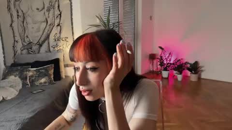 Xenia online show from October 2025 01:44:01 PM