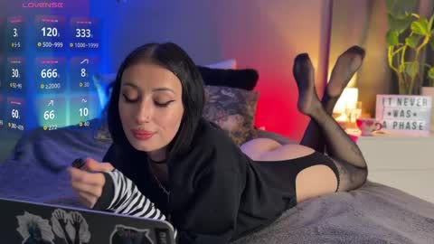 Xenia online show from March 2026 02:17:01 PM