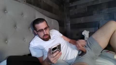 Snapshot of inmybackyard chatting on November 2025 06:06:02 PM InMyBackyard online show from November 2025 06:06:02 PM