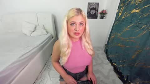 Eva online show from November 2025 10:34:02 PM