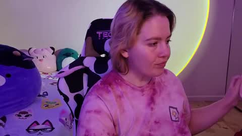 Faye online show from January 2025 02:42:01 PM