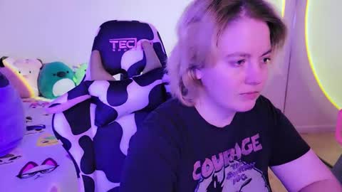 Faye online show from January 2025 09:01:01 AM