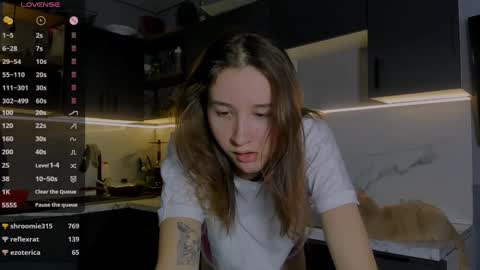 Snapshot of internetsexplorer chatting on December 2024 10:45:02 PM Bernadette Join online show from December 2024 10:45:02 PM