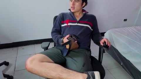 Snapshot of invincible200 chatting on November 2025 01:56:02 PM invincible200 online show from November 2025 01:56:02 PM